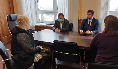 На приеме у депутата – многодетные семьи